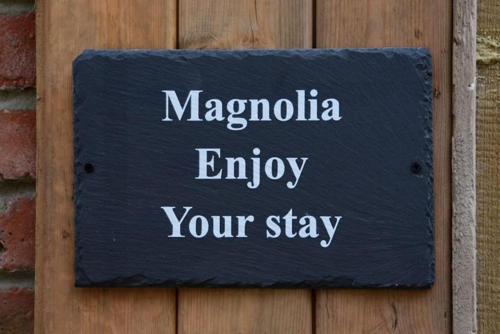 Villa Magnolia Passageway To The Jurassic Coast. à Stoborough Extérieur photo